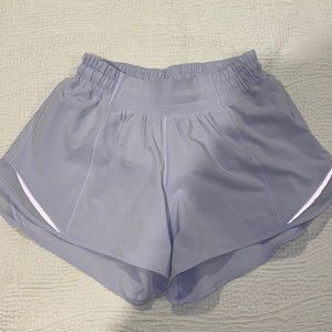 Lululemon Hotty Hot Shorts 4” - Lavender